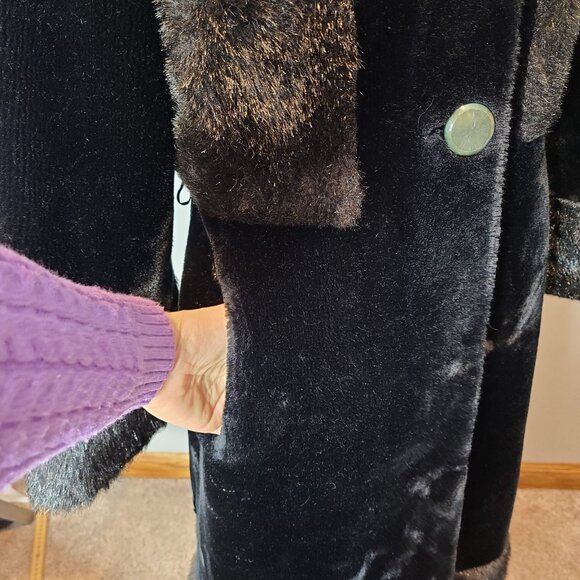 VINTAGE Coat Womens Black Genuine Fur Penney Lane 60s Size Medium - Picture 2 of 14